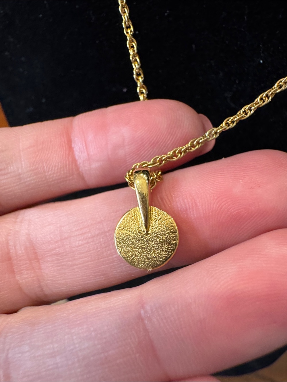 Nina Ricci Vintage Gold-Tone Pendant Necklace with Crystal - Picture 3 of 4